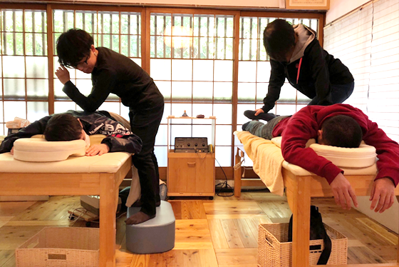 Shiatsu massage Tokyo - English friendly massage therapist